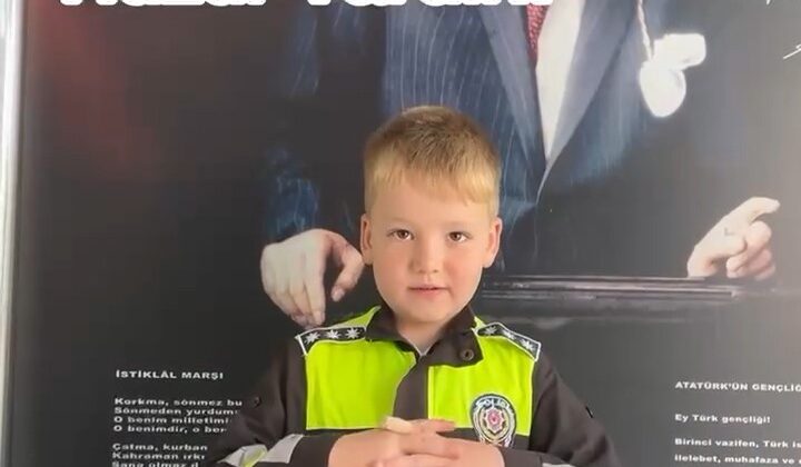 Aldıkları işaret dili eğitimi ile Türk Polis Teşkilatının 179’uncu yılını kutladılar