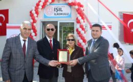 Emekli ikramiyesiyle köyde okul yaptı