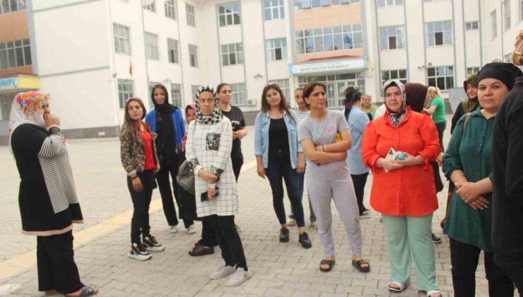 Veliler okulun kapatılıp çocukların başka okula gönderilmesine tepki gösterdi