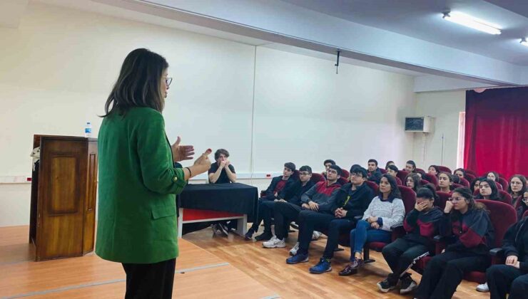 Karslı öğrenciler bilim söyleşisine katıldı